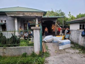 Polisi dan Bea Cukai Sita 243 Bal Pakaian Bekas di Komplek Medan Permai