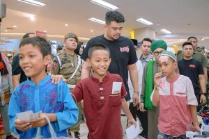 Bobby Nasution Ajak 100 Anak Yatim Piatu Belanja Baju Baru