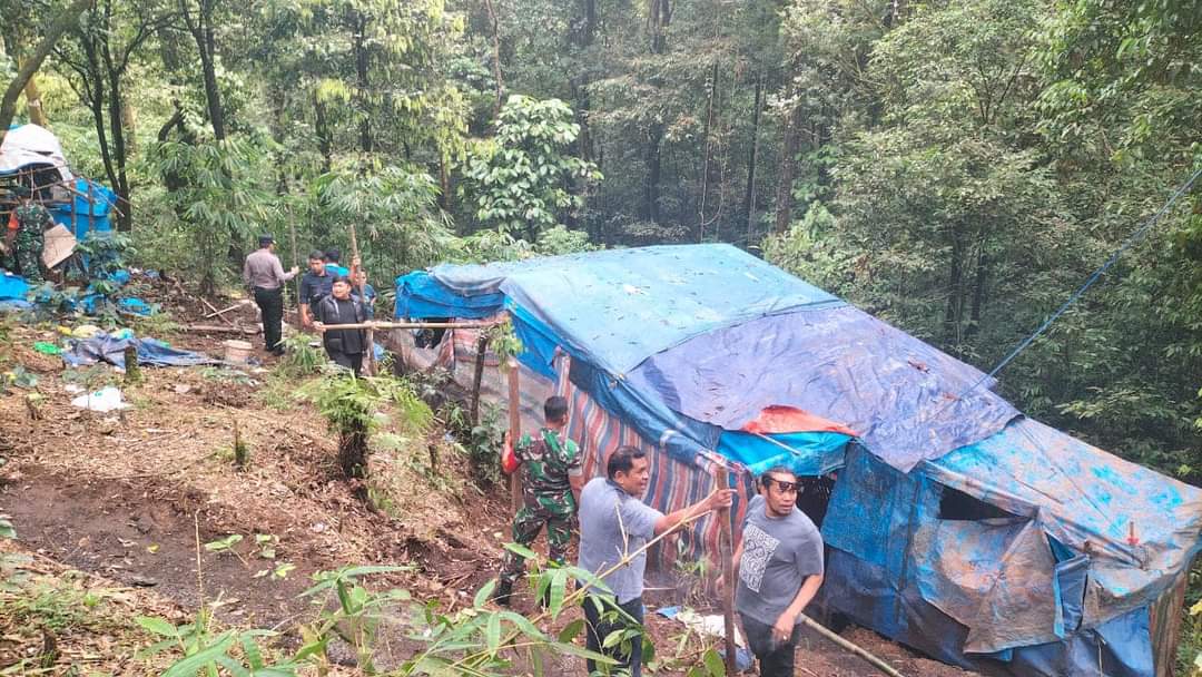 Polisi Gerebek Gubuk Judi dan Narkoba di Jalan Lintas Medan-Berastagi