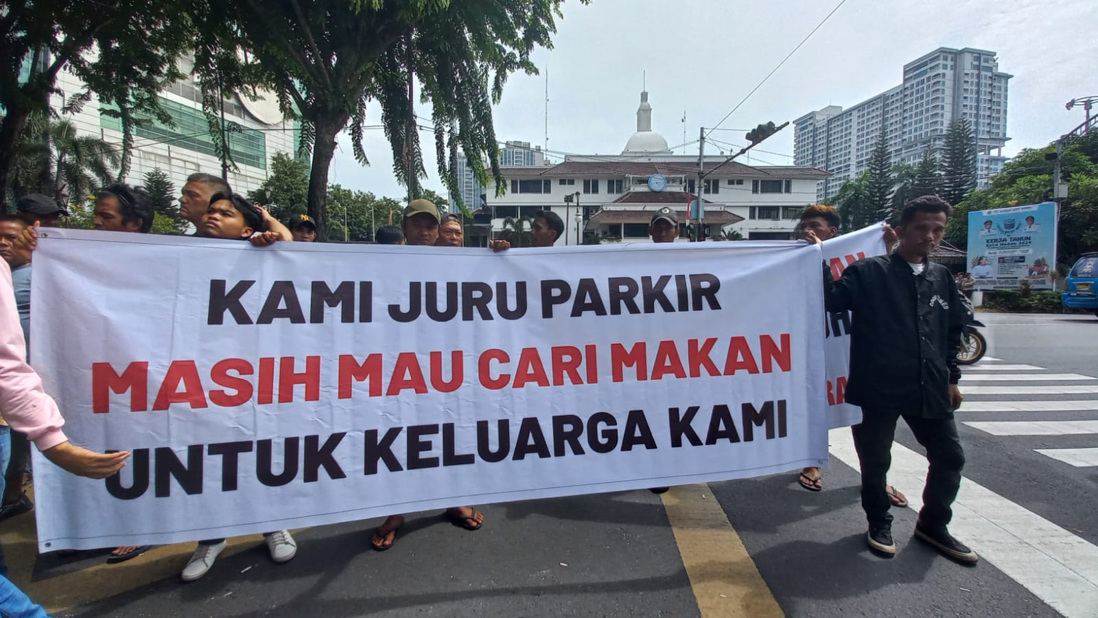 Jukir di Medan Protes Parkir Berlangganan: Kami Dipaksa Jual Stiker