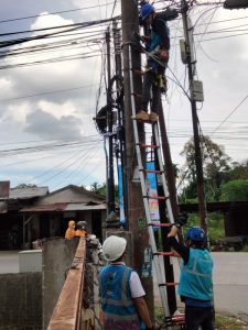 Jaga Keindahan Kota, PLN Icon Plus Sumbagut Tata Kabel Fiber Optik