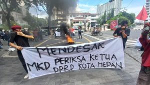 Massa PMKRI Desak Ketua DPRD Medan Mundur