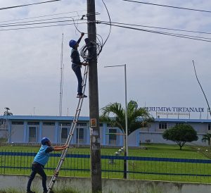 Jaga Keandalan Konektivitas, PLN Icon Plus Rapikan Kabel Fiber Optik