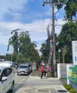 Demi Stabilnya Jaringan Internet, PLN Icon Plus Lakukan Patroli dan Rapikan Kabel Fiber Optic