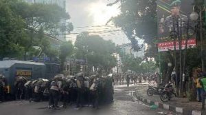 Demo di DPRD Sumut Ricuh, Polisi: Ini Kelompok Anarko
