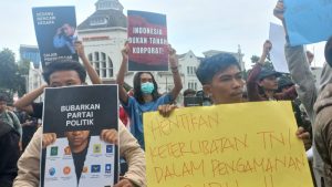 Diiringi Hujan, Demonstran di Medan Tuntut Reformasi Polri