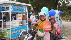 ICONNET Harmoni, Keakraban dengan Warga Limau Manis dan Bantu UMKM Lokal