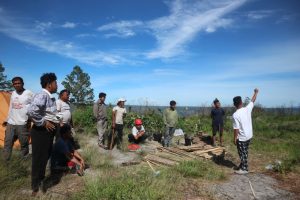 Jaga Kelestarian Situs Batak, Komunitas Rumahela dan Viky Sianipar Tanam 1.000 Pohon di Pusuk Buhit