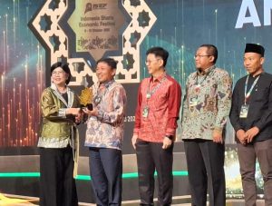 Konsisten untuk Meningkatkan Literasi Keuangan Syariah, BSI Terima Penghargaan dari Bank Indonesia