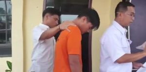 Aniaya Pengemudi Mobil Karena Tolak Beri Uang Rp 2 Ribu, Preman Lae Pondom Pucat Digiring Polisi
