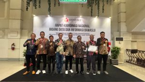 Bawaslu Kota Sibolga Terima Penghargaan dari Bawaslu RI