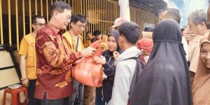 Politisi PDI Perjuangan Hasyim SE dan Cetiya Perdana Cendana Gelar Baksos