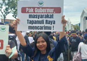 Tutup PT TPL! Ribuan Massa Kepung Kantor Gubernur Sumut
