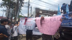 Oknum Jaksa Diduga Selingkuh dengan CPNS, Puluhan Massa Geruduk Kejati Sumut