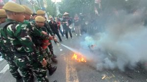 Mahasiswa Demo Kodim 0201/Medan, Desak TNI Kembali ke Barak